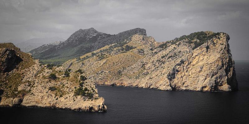 冰火淬炼：挪威峡湾桑拿与冷水浴循环，北欧人强化心血管的千年智慧